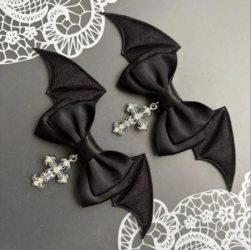 クロス♡こうもりリボン 黒 ヘアクリップ 量産型リボン 地雷 ゴスロリ 天使界隈