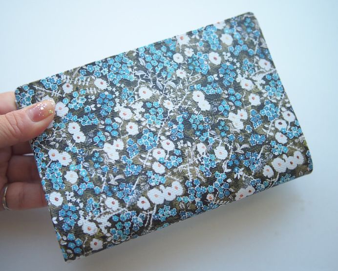 万年筆イラストブックカバー