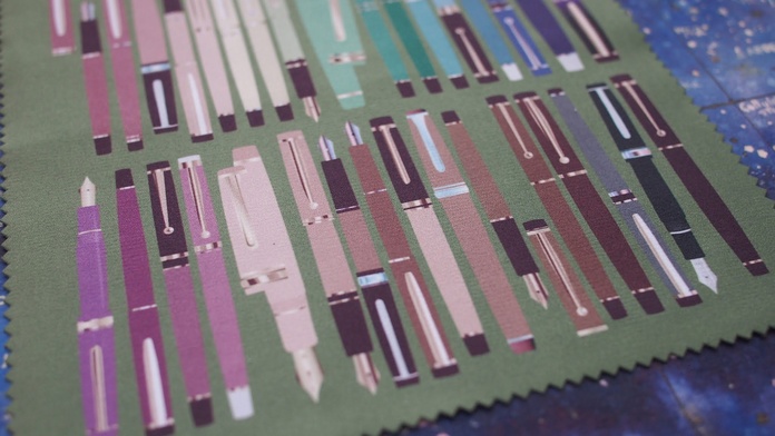 2019 万年筆柄・万年筆イラストマルチクロス