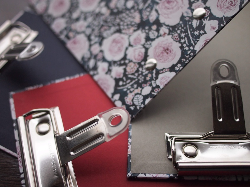 【受注予約再販】すずめやコラボ・ハガキサイズクリップボード『5月の庭』