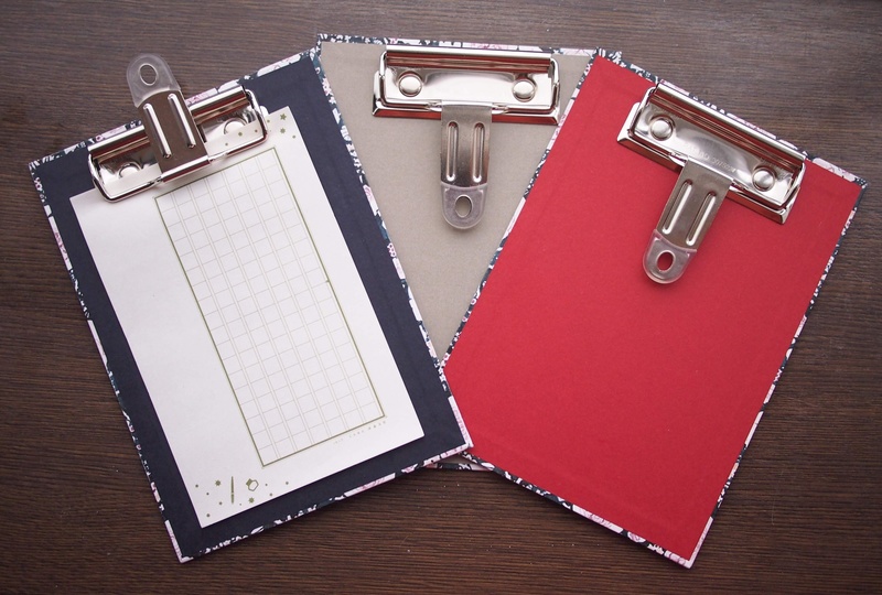 【受注予約再販】すずめやコラボ・ハガキサイズクリップボード『5月の庭』