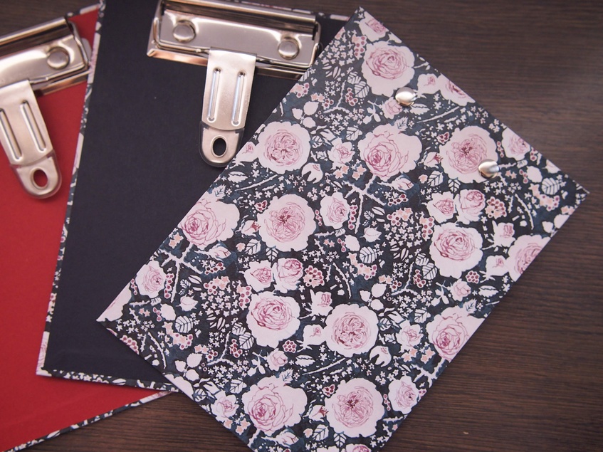 【受注予約再販】すずめやコラボ・ハガキサイズクリップボード『5月の庭』