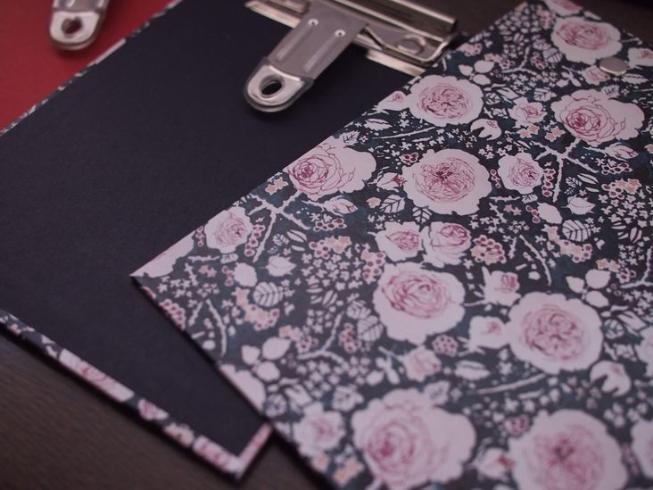 【受注予約再販】すずめやコラボ・ハガキサイズクリップボード『5月の庭』