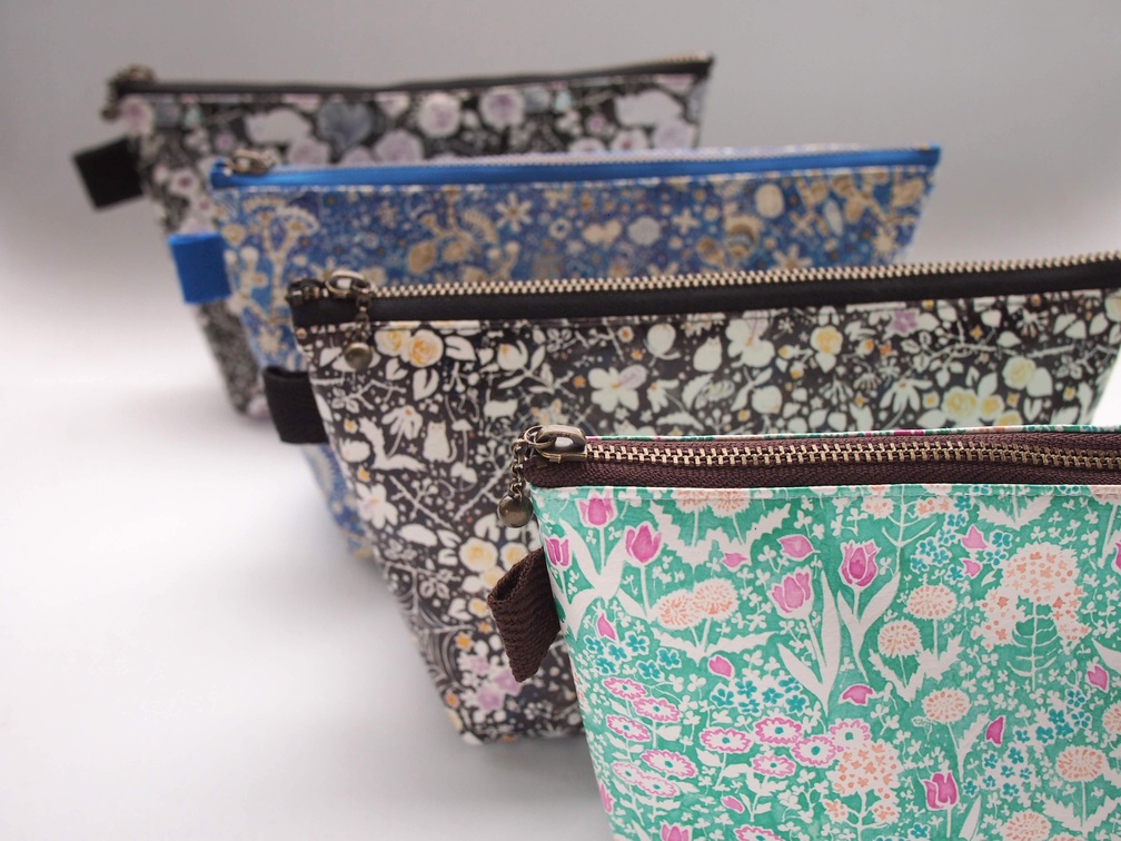 万年筆イラスト図案・三角ポーチ