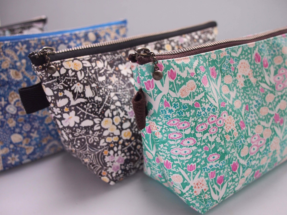 万年筆イラスト図案・三角ポーチ