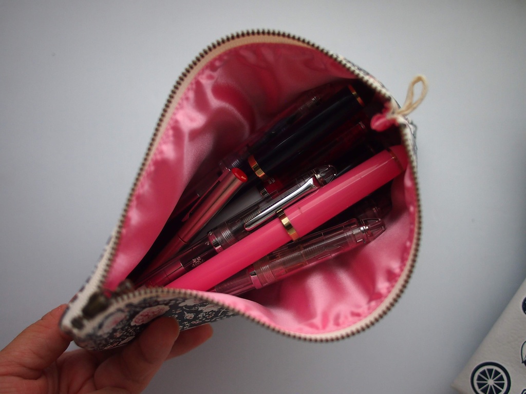 2020SS/万年筆イラスト図案・ななみかん・平ポーチ