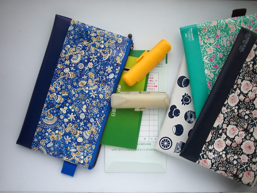 2020SS/万年筆イラスト図案・ななみかん・平ポーチ