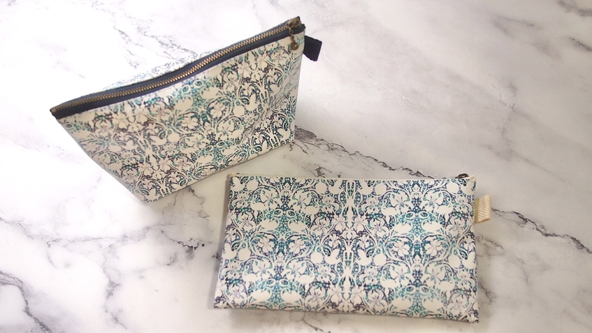 2022 AW/万年筆イラスト図案 ポーチ《白鳥とアイリス》