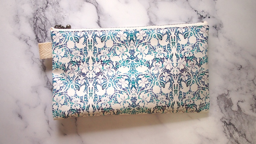 2022 AW/万年筆イラスト図案 ポーチ《白鳥とアイリス》