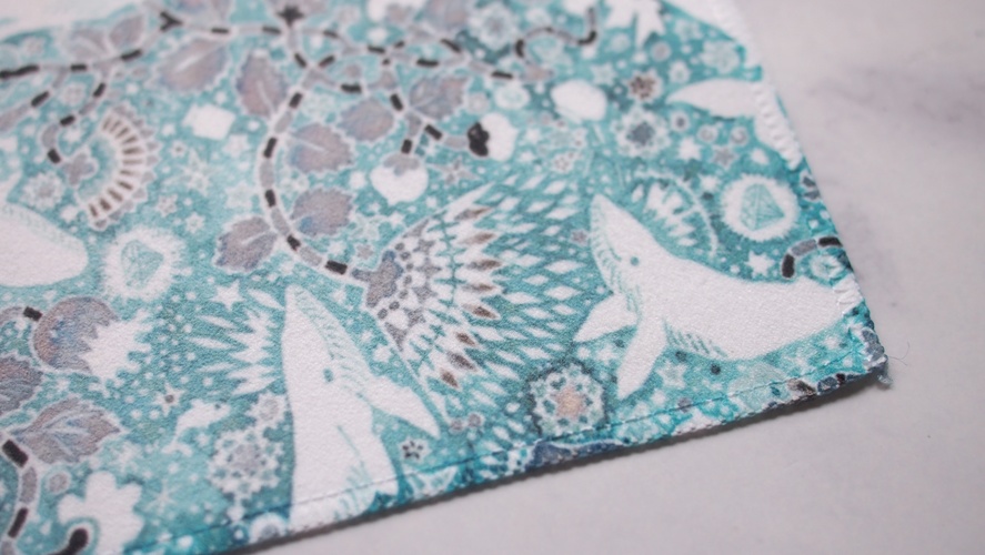 【KUJIRANO FANTASIA 】図案ミニハンカチ