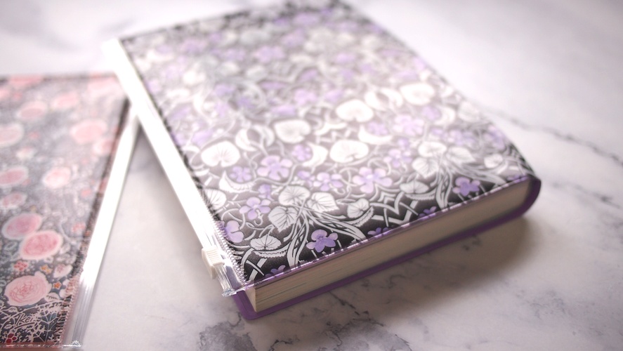 B6サイズ PVC製 Wポケット付き図案ブックカバー