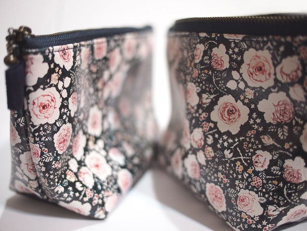 三角ポーチ『5月の庭』