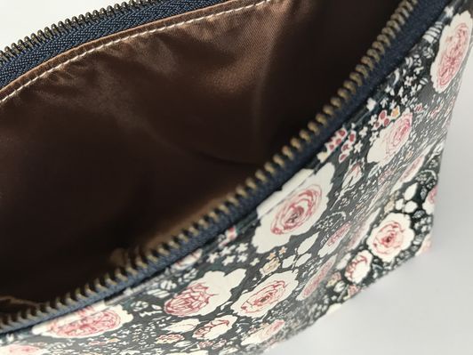 三角ポーチ『5月の庭』