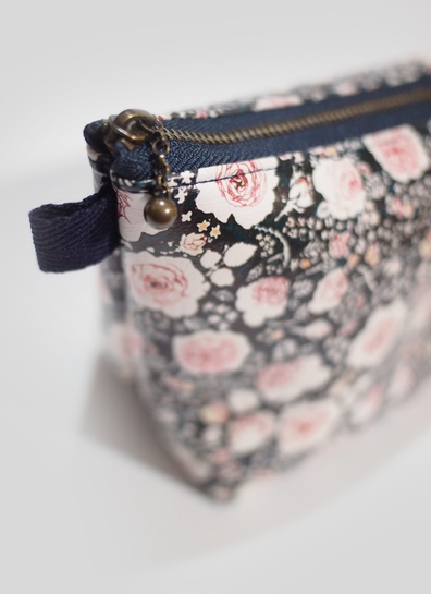 三角ポーチ『5月の庭』