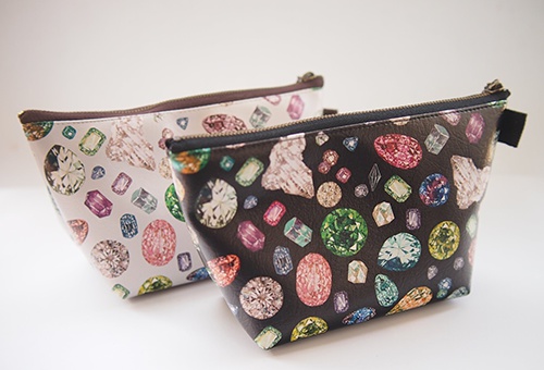 宝石図ポーチ