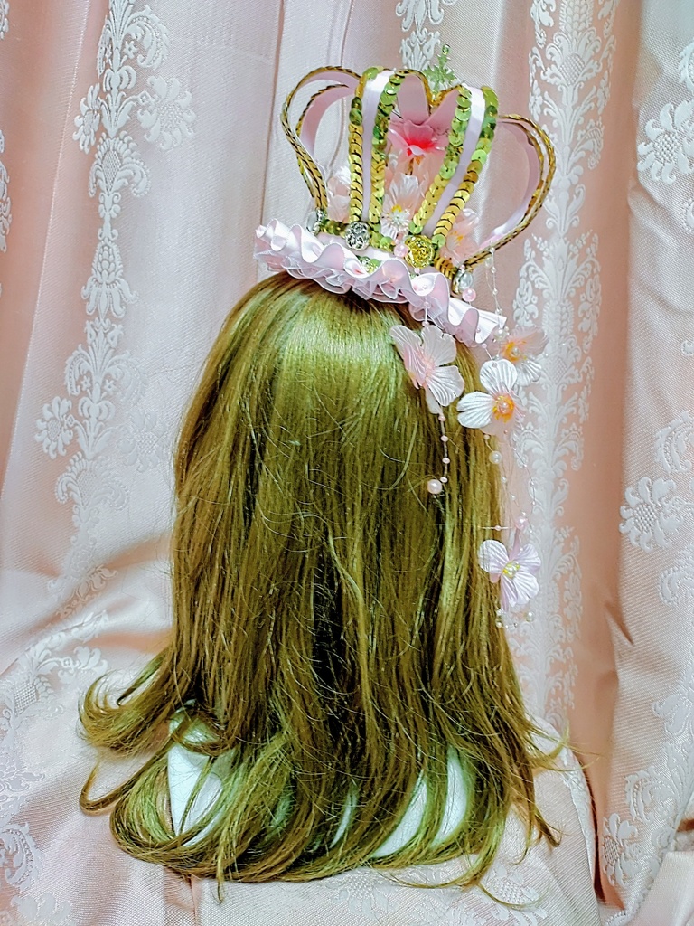 桜こぼれるピンククラウン型ヘッドドレス♡フリル付き王冠