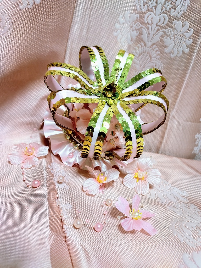 桜こぼれるピンククラウン型ヘッドドレス♡フリル付き王冠