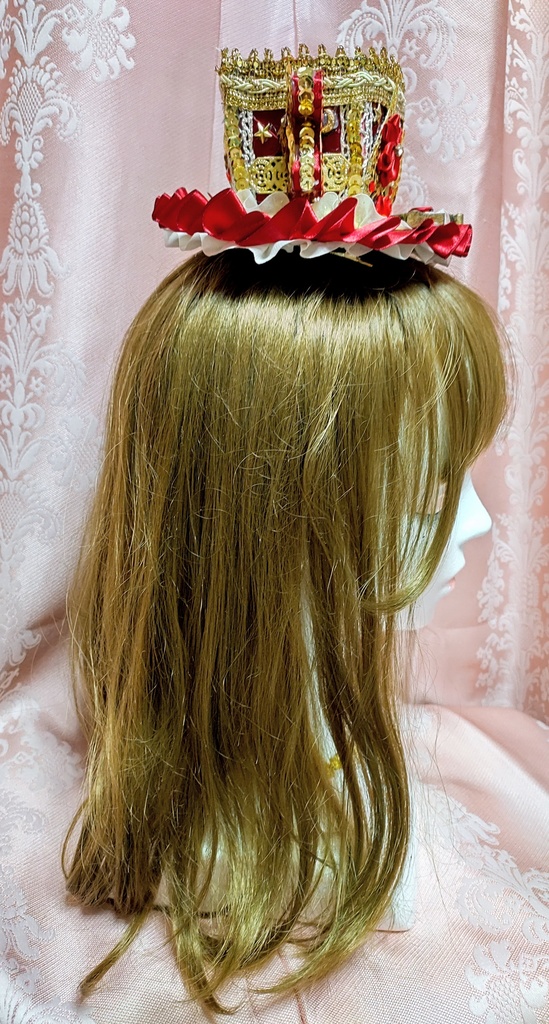 ゴールド装飾×赤薔薇のティーカップハット