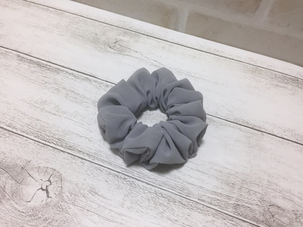 シフォンシュシュ（グレー）（小さめ）