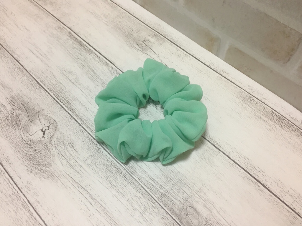 シフォンシュシュ（若草）