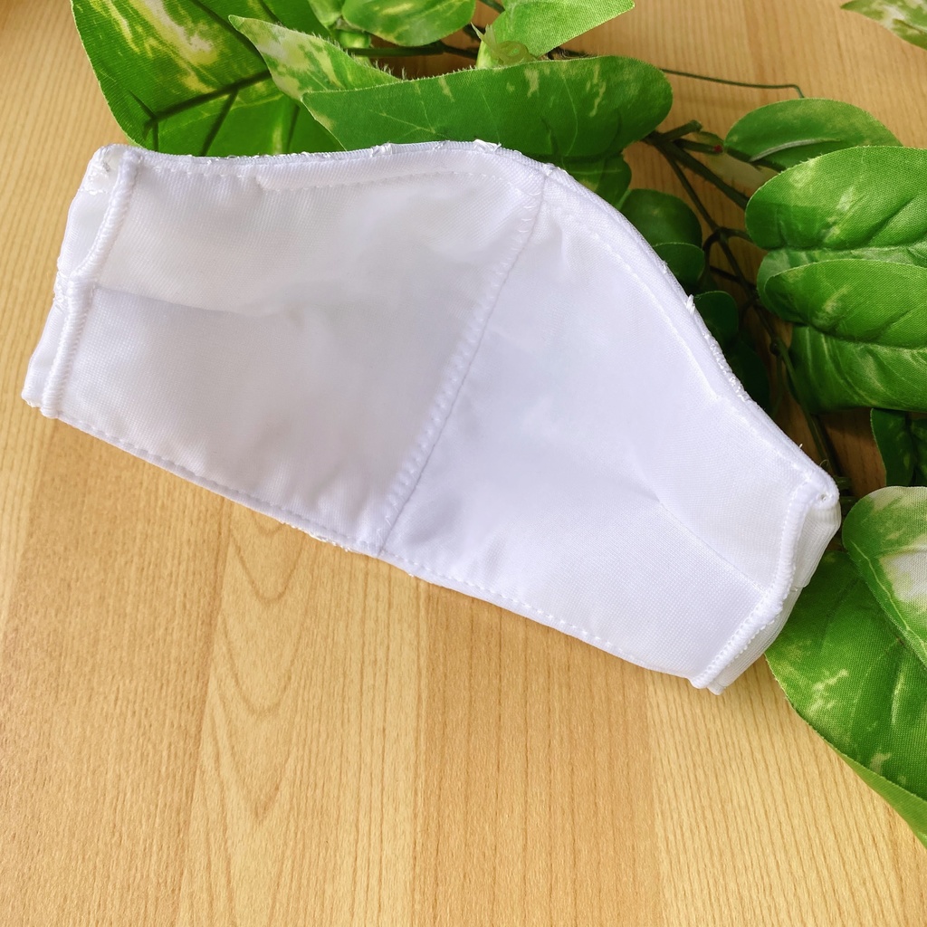 かわいいハートの花柄レースマスク。白色。保冷剤が入る3wayハンドメイド立体マスクカバー。