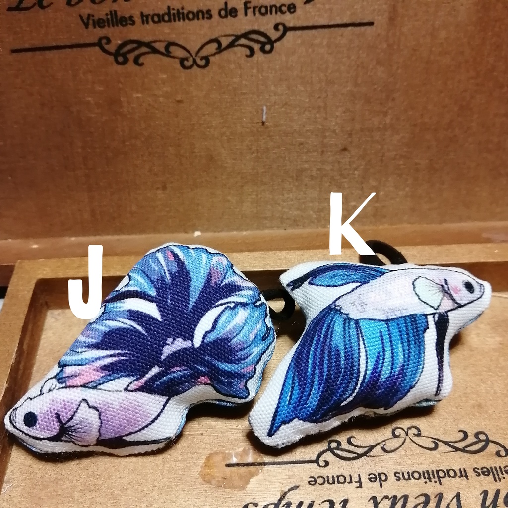 ベタとおでかけ バッグチャーム