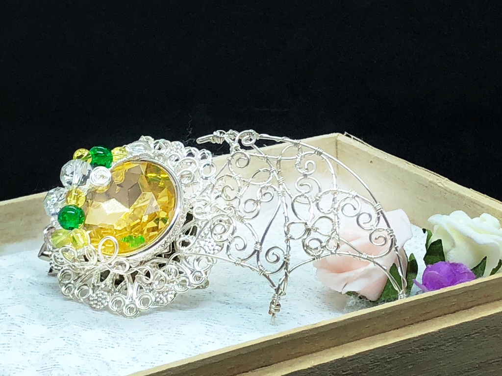 ドラゴン羽のヘアクリップ