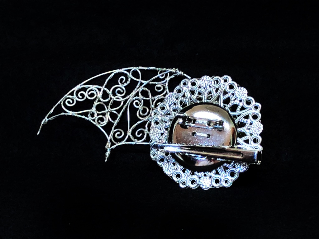 ドラゴン羽のヘアクリップ