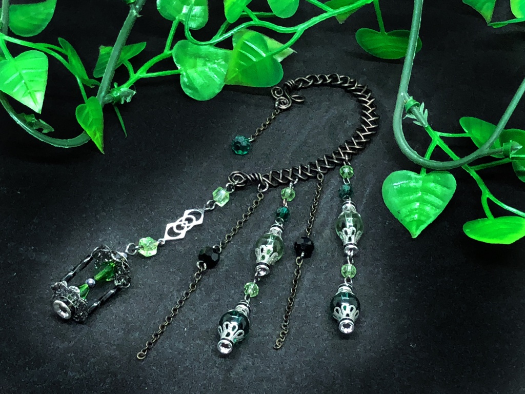 魔法の砂時計 手作り土台のイヤーフック 緑