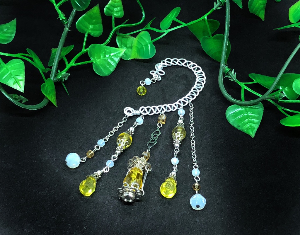 魔法のランタン 手作り土台のイヤーフック 黄色 白