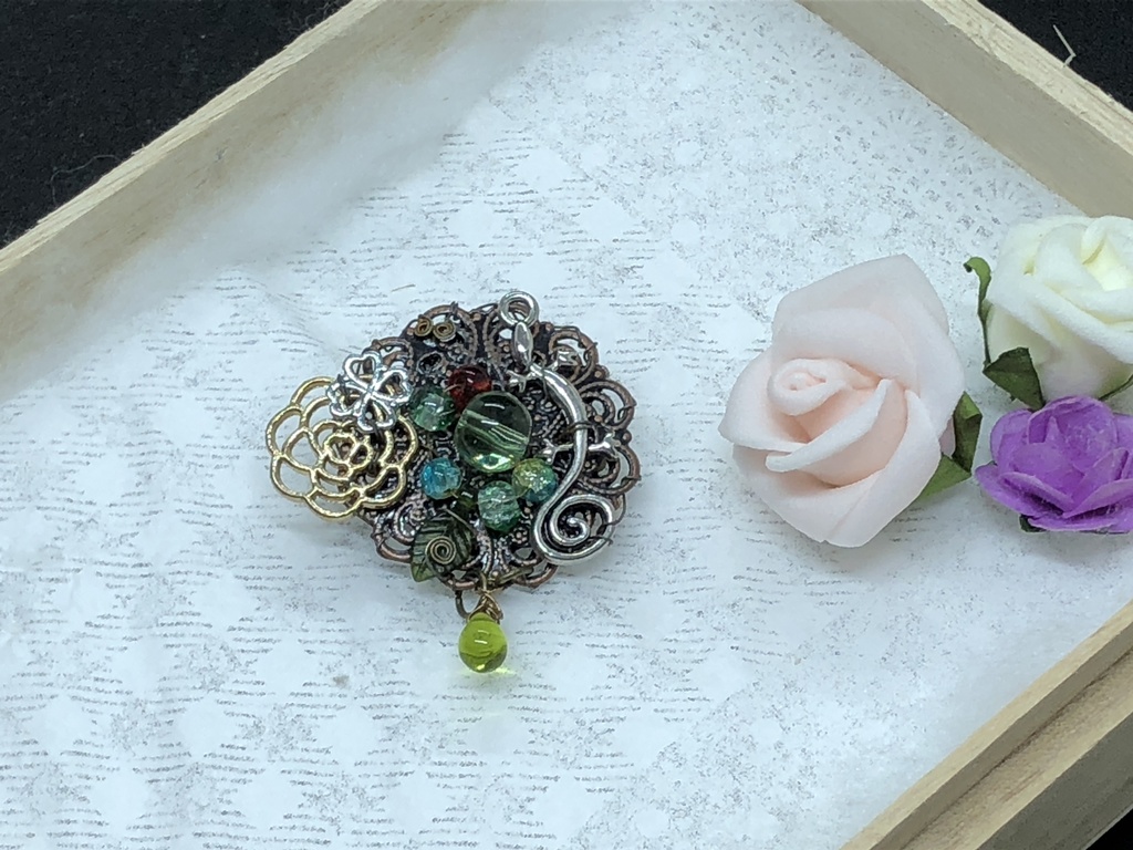 ブローチ トカゲ 緑