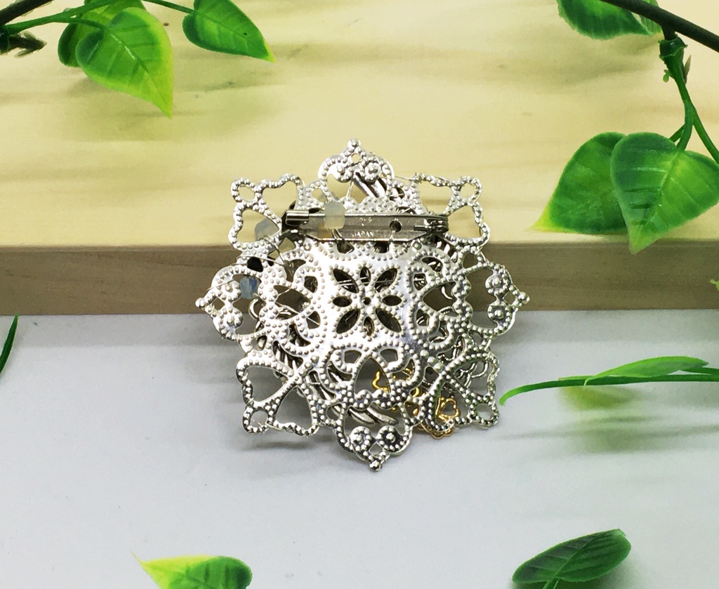 ブローチ 花 羽 薔薇 クローバー