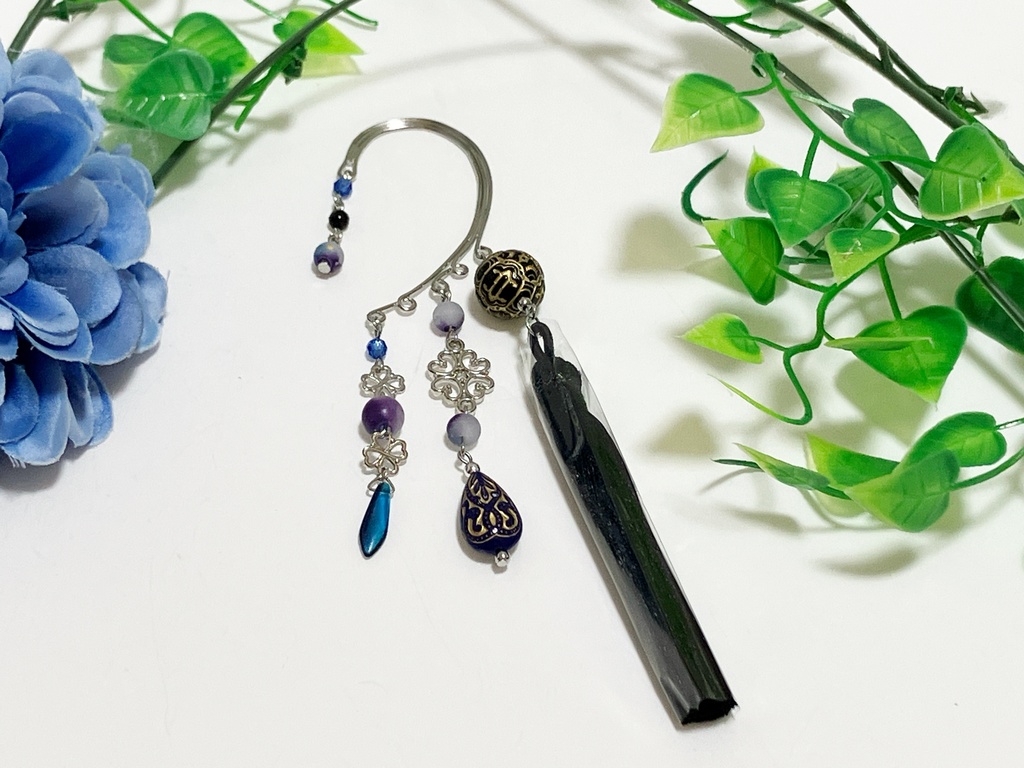 タッセルのイヤーフック シルバー、黒