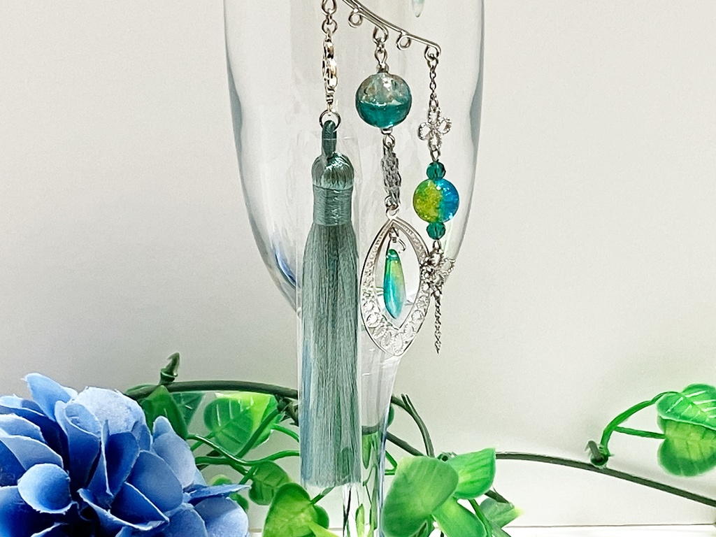 タッセルのイヤーフック シルバー、青緑