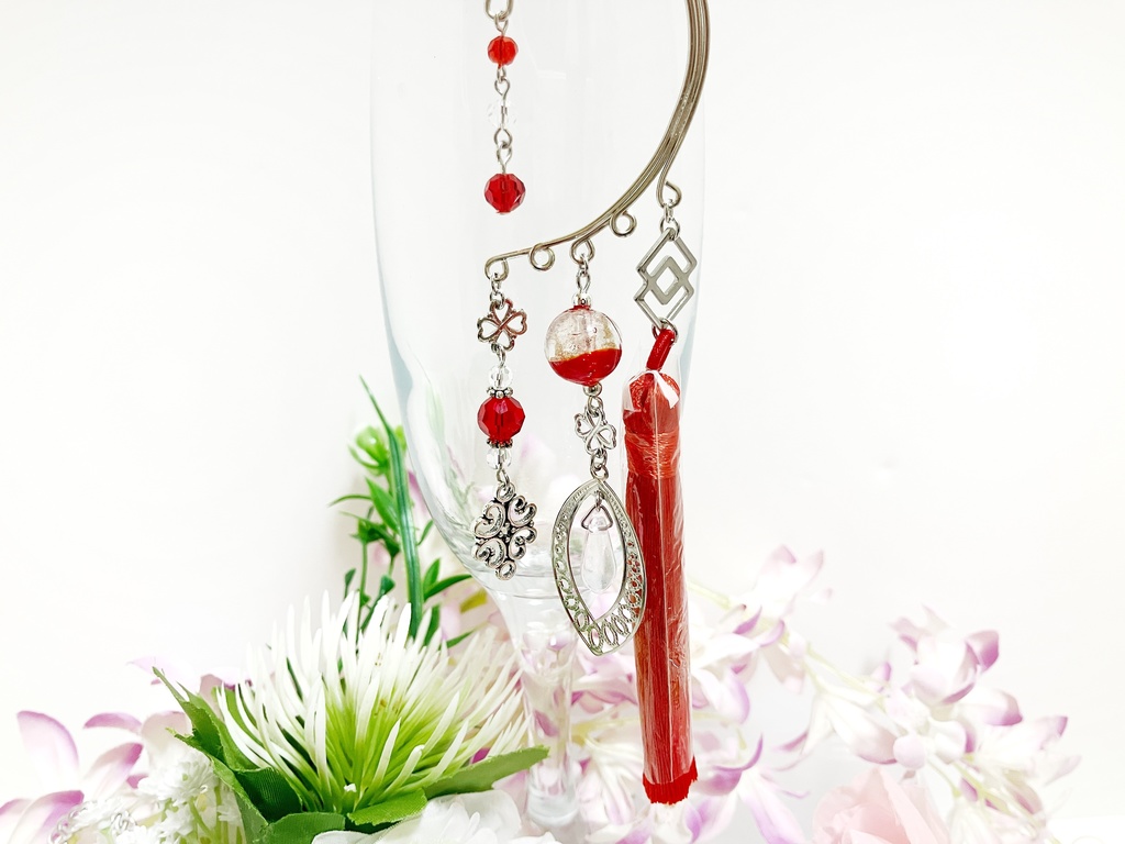 タッセルのイヤーフック シルバー レッド クリア