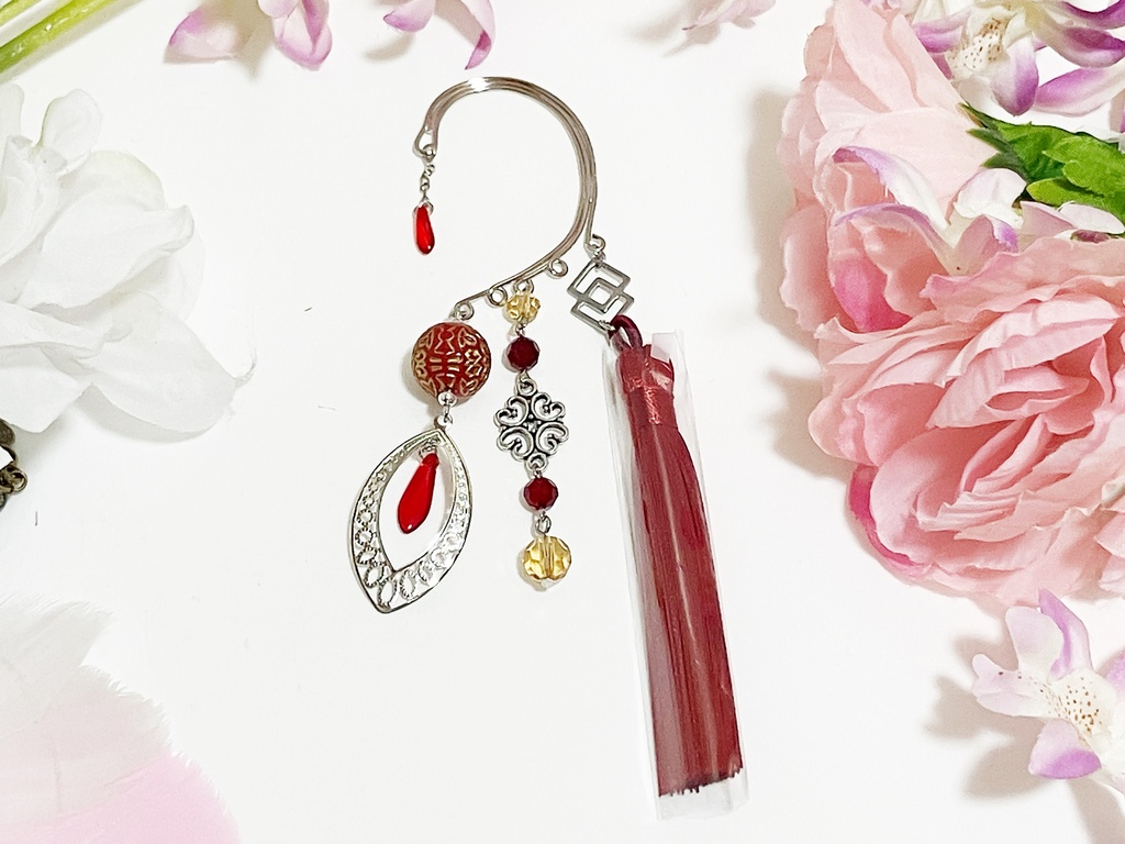 タッセルのイヤーフック シルバー ワインレッド オークル