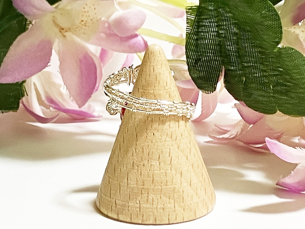 【ハンドメイド】シルバー ワイヤーラッピングリング(オレンジ×レッド)/ ガラスビーズ 指輪 フリーサイズ