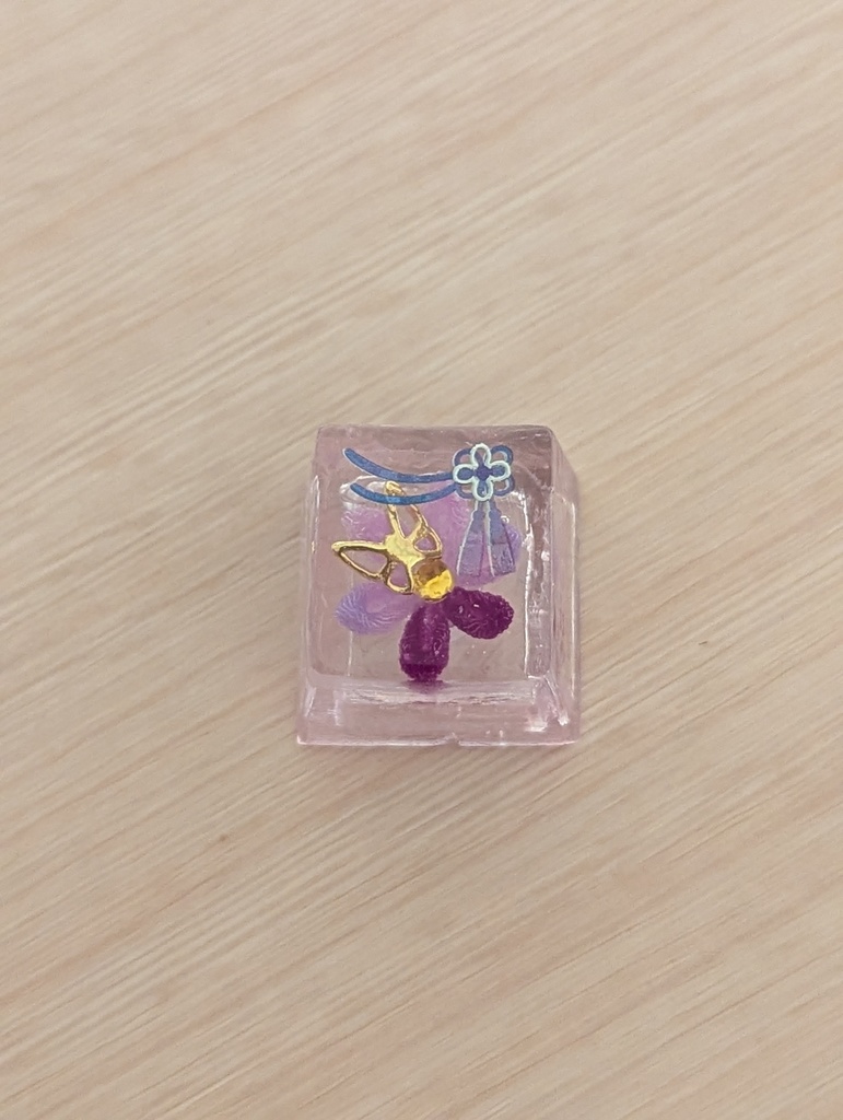 enolaさんの手作りキーキャップ
