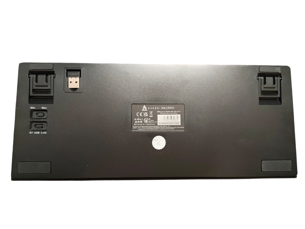 KB820-01:EVA初号機カラー(Bluetooth 5.1 / 2.4Gワイヤレス / 有線USB Type-C)