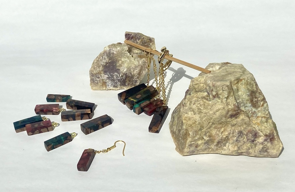 【ウッドレジン】木散石ピアス【ピアス・イヤリング変更可】