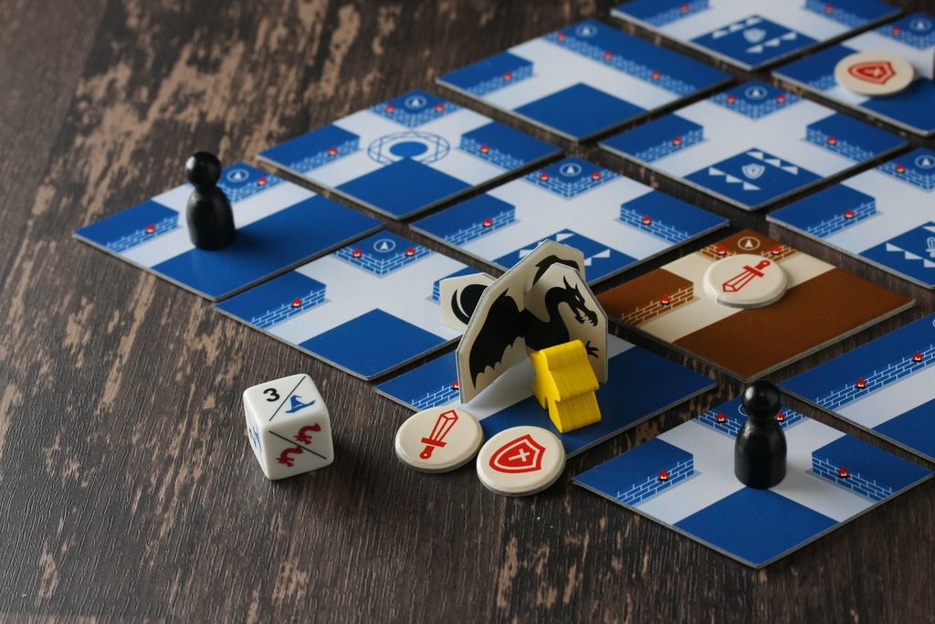 鏡の迷宮のドラゴン | Dragon in the mirror labyrinth