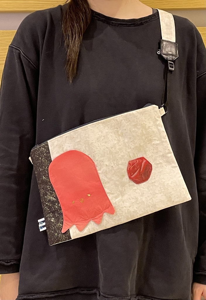 サコッシュ（ウィンナー弁当）