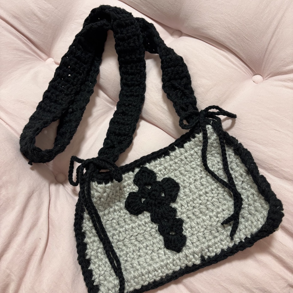 ゆめのなか ‪‪❤︎‬ 十字架ポシェット