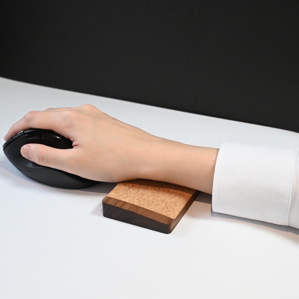 【マウス用】コルクを使ったリストレスト