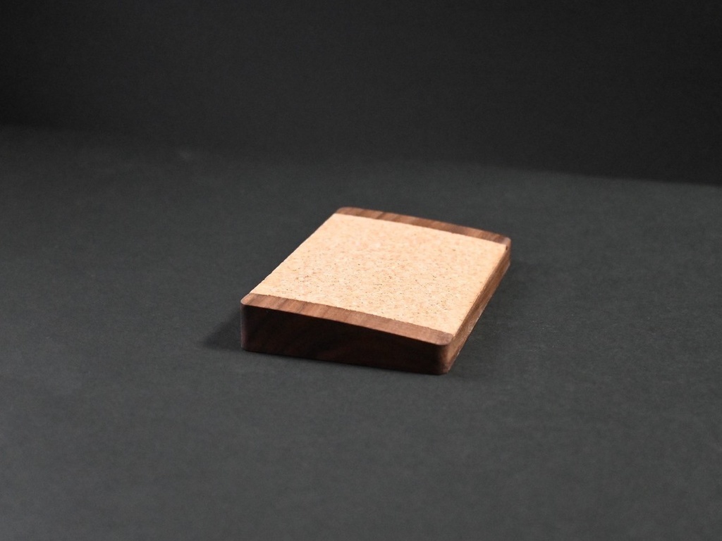 【マウス用】コルクを使ったリストレスト