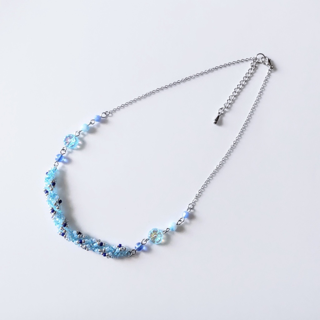 ビーズステッチのネックレス