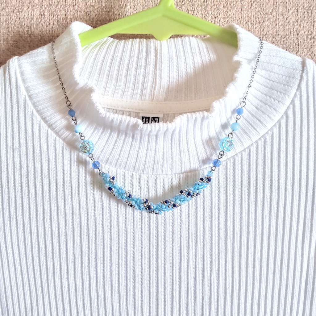 ビーズステッチのネックレス