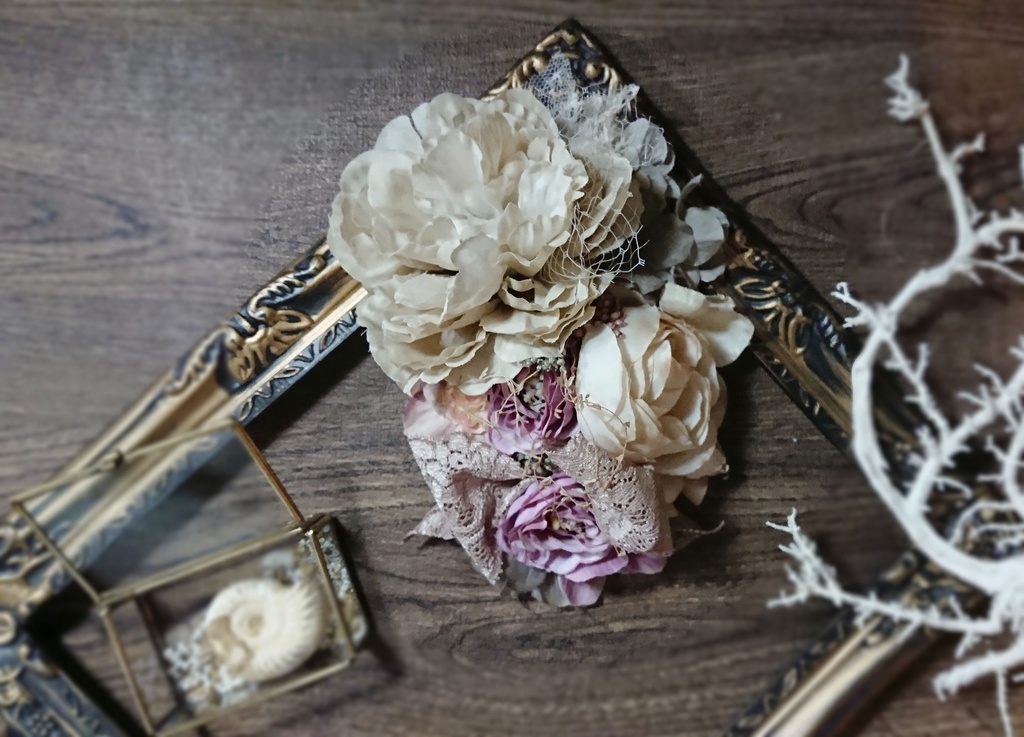  【リアルサイズ】グレーベージュの花髪飾り