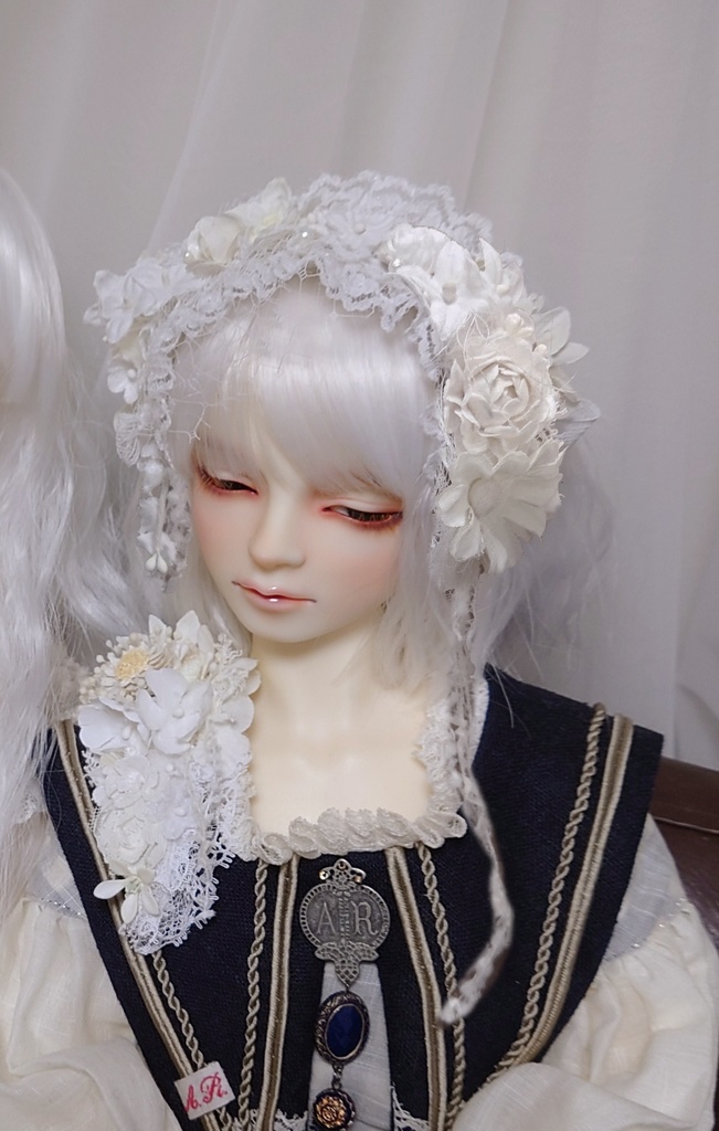 【ドールサイズ】白レースのカチューシャと水色の腰飾りのセット