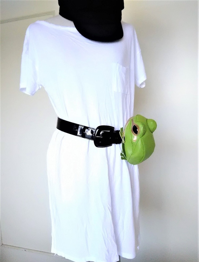 若草色カエルポーチ